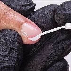 לק ג'ל לבן לפרנץ' עם מברשת דקה MAGNETIC לק ג'ל לבן לפרנץ' עם מברשת דקה MAGNETIC